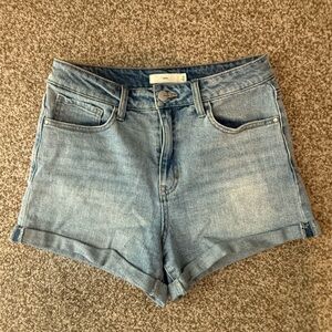 Cuffed denim shorts